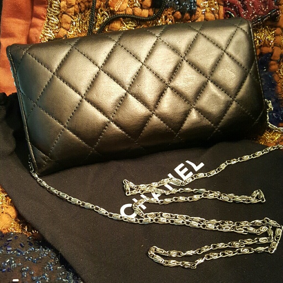 🐠 Chanel Quilted Lambskin (WOC) - Picture 2 of 8